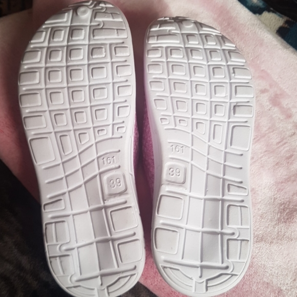 Sandles croc style - Picture 3 of 3